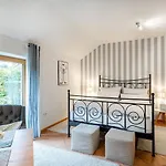 Gulfhof Butendiek - Ferienapartments Neuharlingersiel